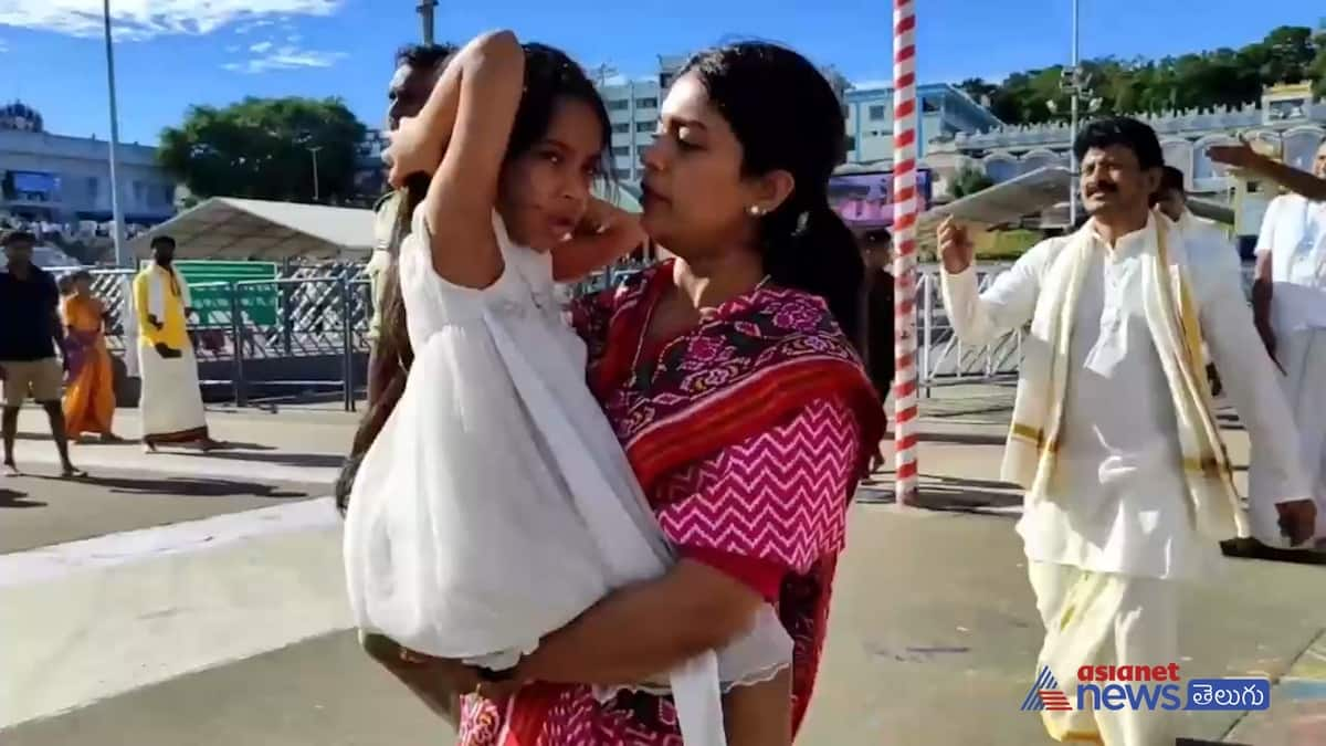 chiranjeevi daughter sreeja at tirumala