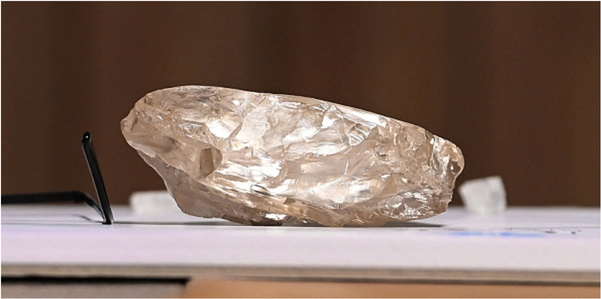 second largest diamond in the world discovered in Botswana 2492 carat diamond