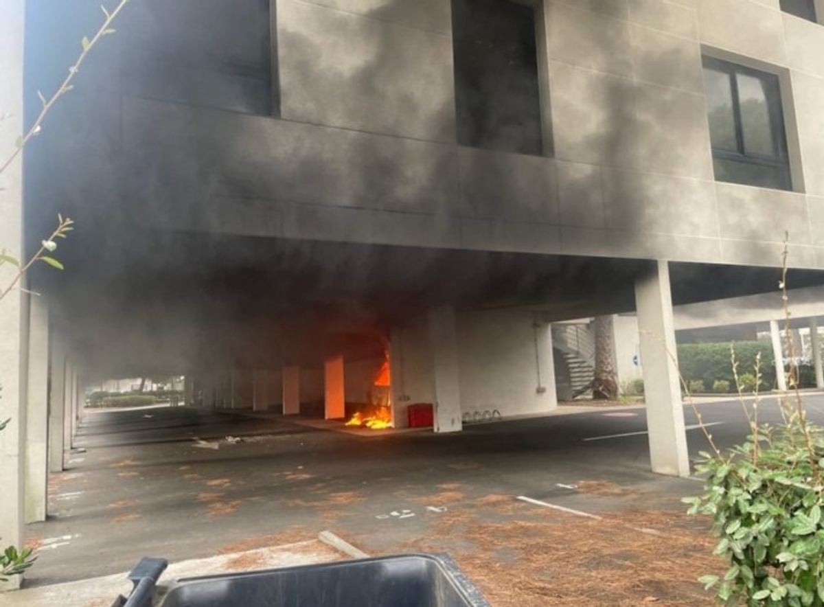 Attempted arson attack at synagogue in southern France causes explosion, injures police officer (WATCH) snt