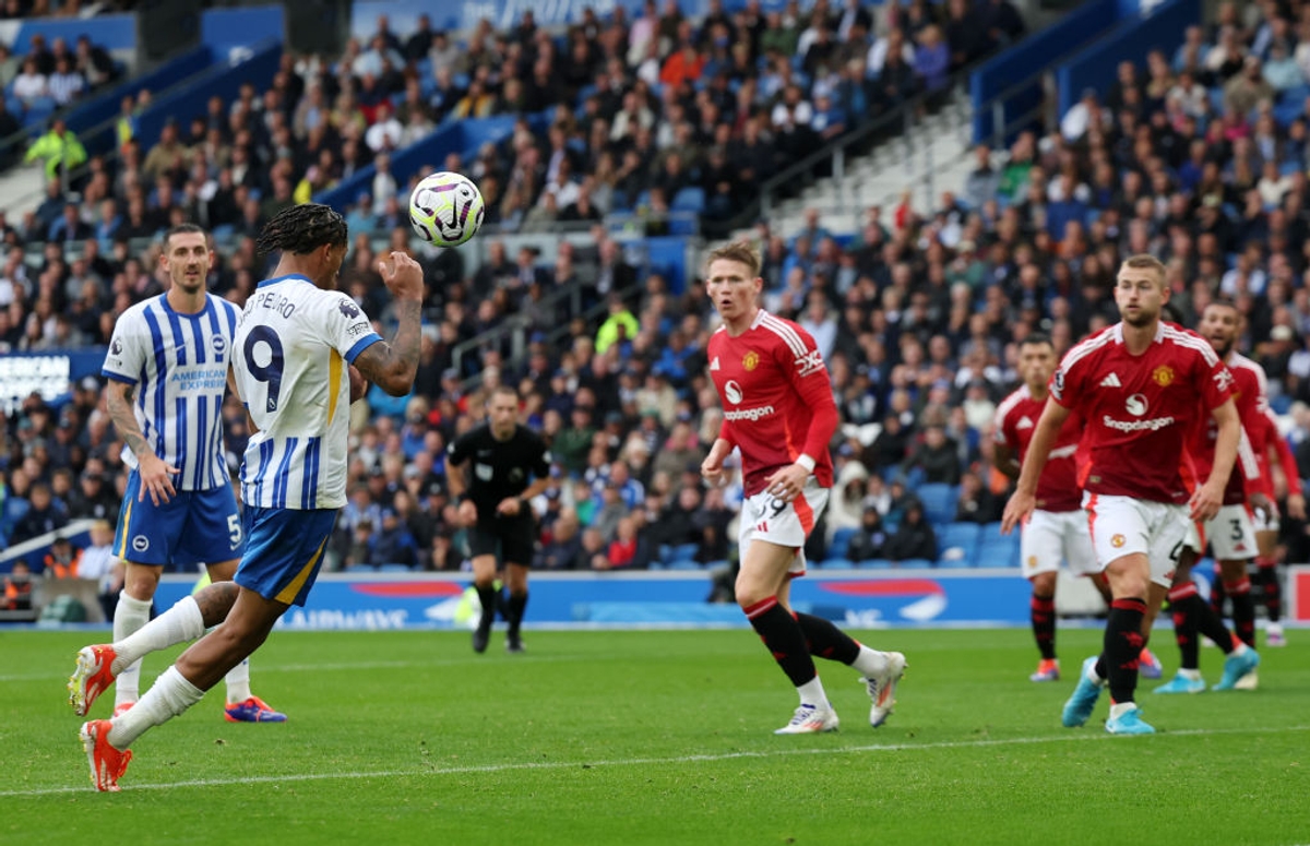 football EPL 2024-25: Joao Pedro's stoppage-time goal fires Brighton to stunning 2-1 win over Manchester United snt