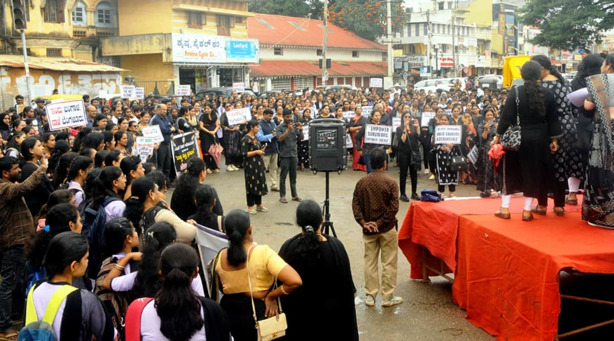 Massive protest by 28 organizations in Chikkamagaluru condemning rape and murder gvd