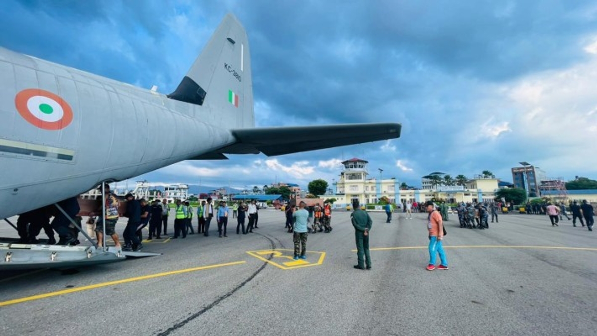 Special IAF plane with mortal remains of 25 Indians killed in Nepal bus accident lands in Jalgaon (WATCH) snt