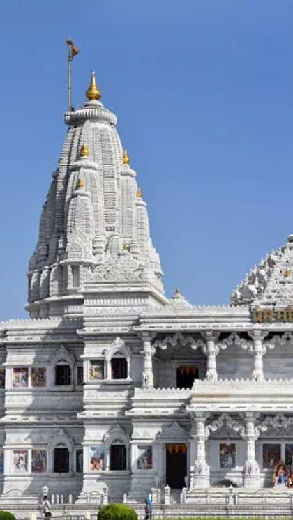 3. फोटोग्राफी की अनुमति जरूरी