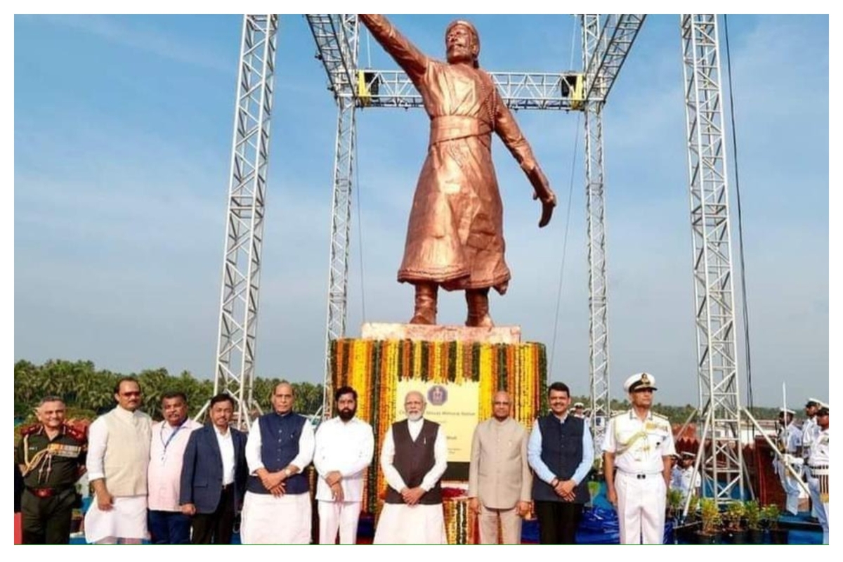 The statue of Chhatrapati Shivaji inaugurated by PM Modi in Maharashtra was broken and damaged vel