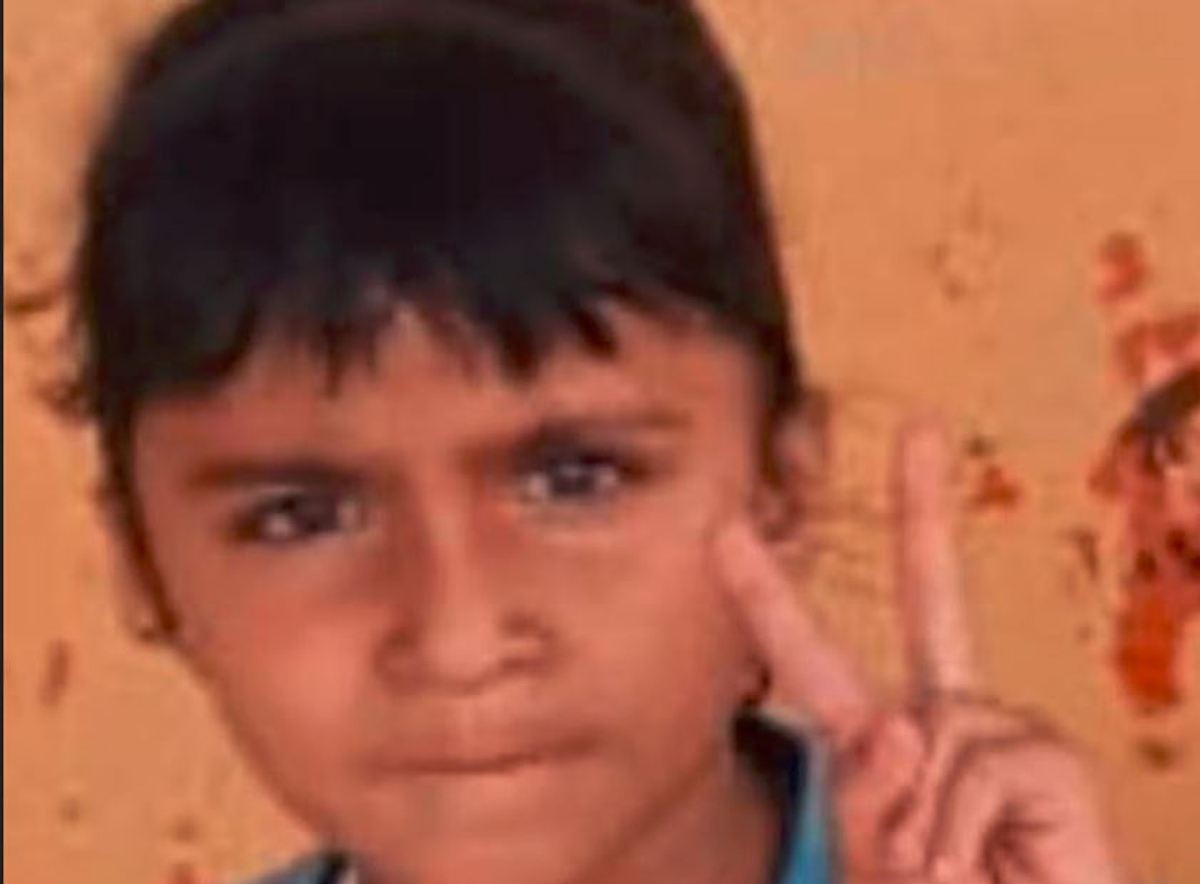 UP Child studying UKG suffers heart attack at school dies in hospital in Amroha akb