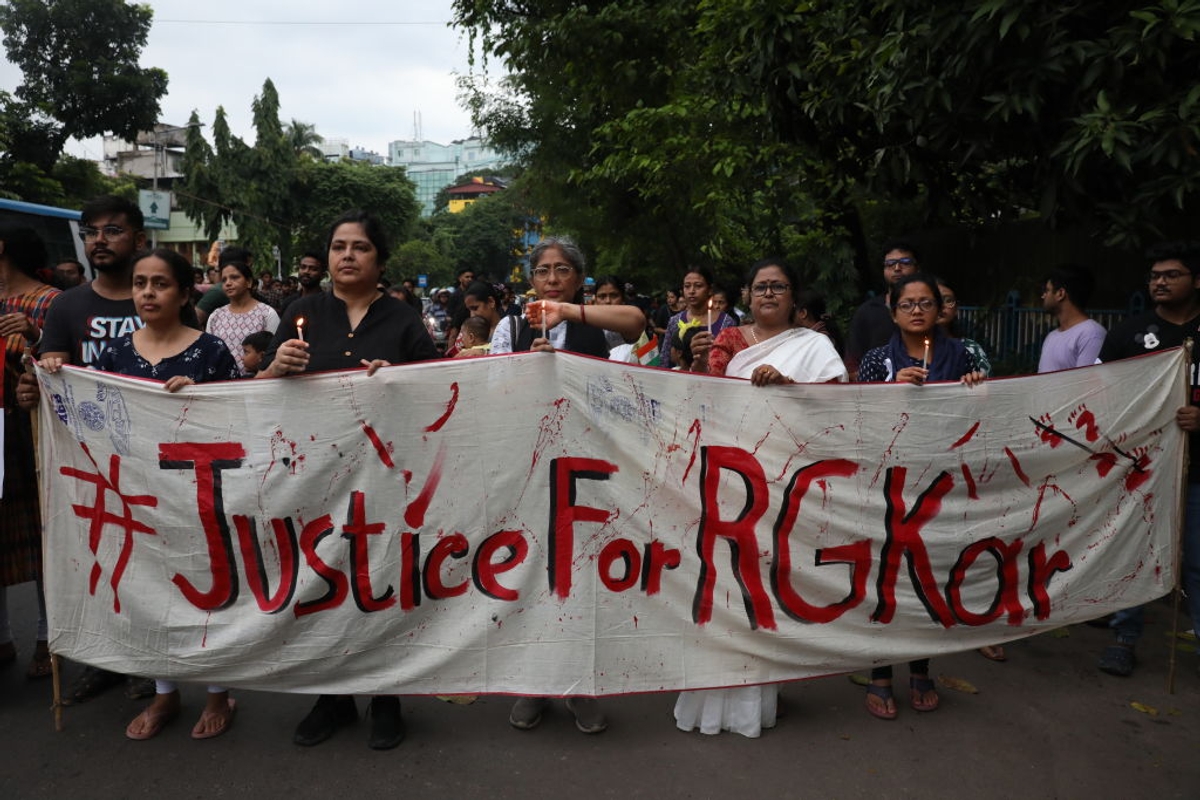 Delhi doctors join Kolkata rape-murder protests with hunger strike, candle march for justice AJR