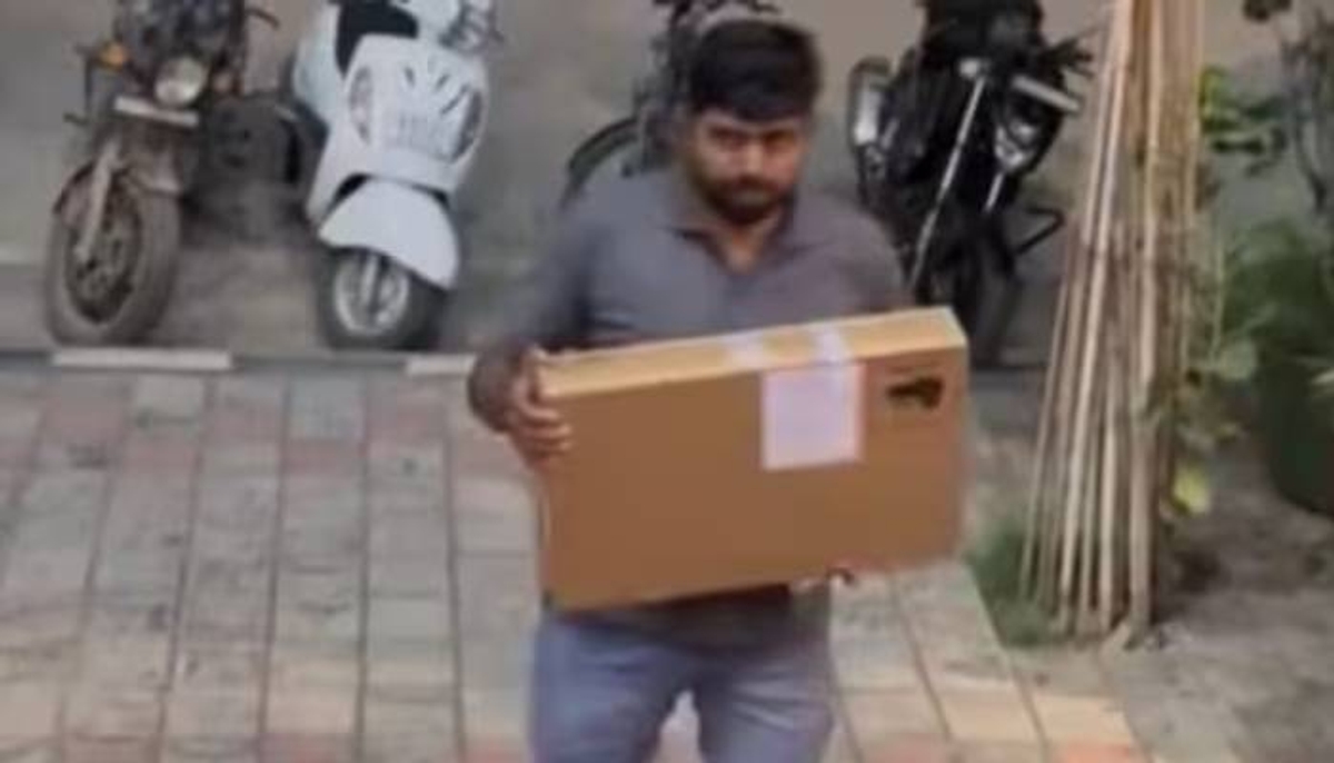 13 minutes laptop delivery post viral flipkart surprises man with a gift 