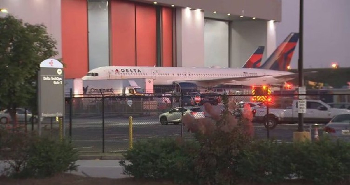 Atlanta tragedy: Tyre explosion on Boeing 757 during maintenance kills two Delta Air workers; see pics snt