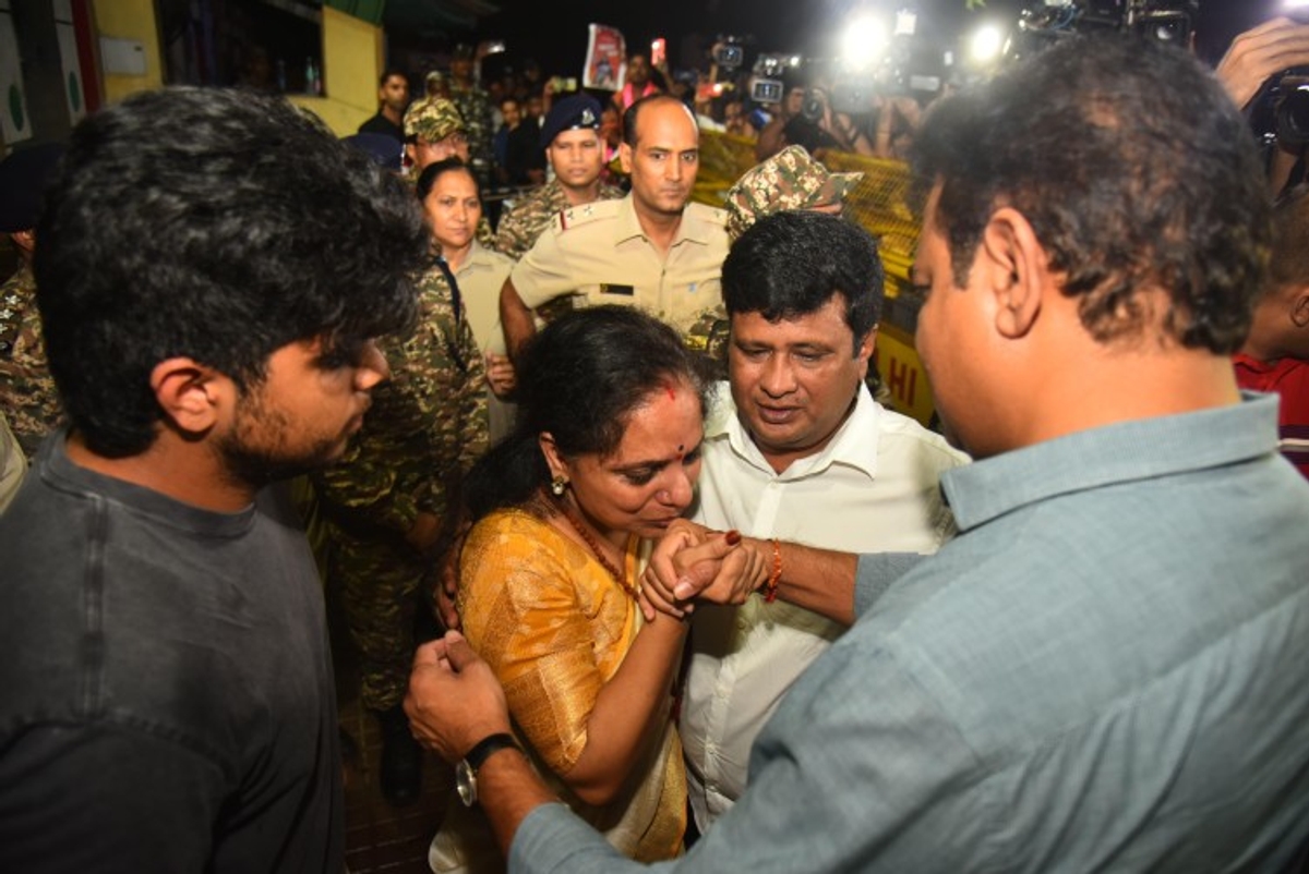 BRS leader K Kavitha walks out of Tihar jail after 5 months, says did not make any mistake, will fight (WATCH) snt