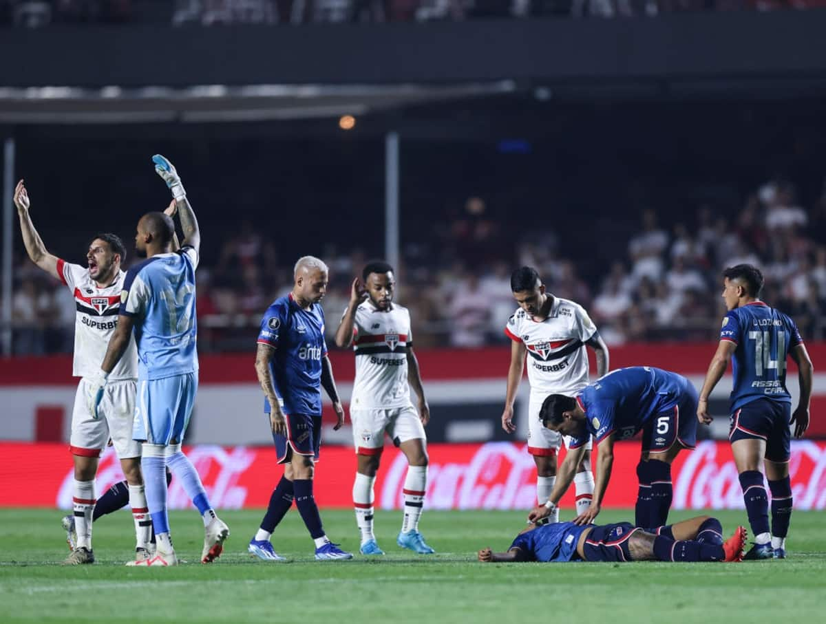 football Juan Izquierdo no more: Video of Uruguayan footballer collapsing on pitch that led to tragedy surfaces (WATCH) snt