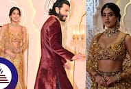 Are Janhvi Kapoor and Shikhar Pahariya engaged? SEE viral pics RTM