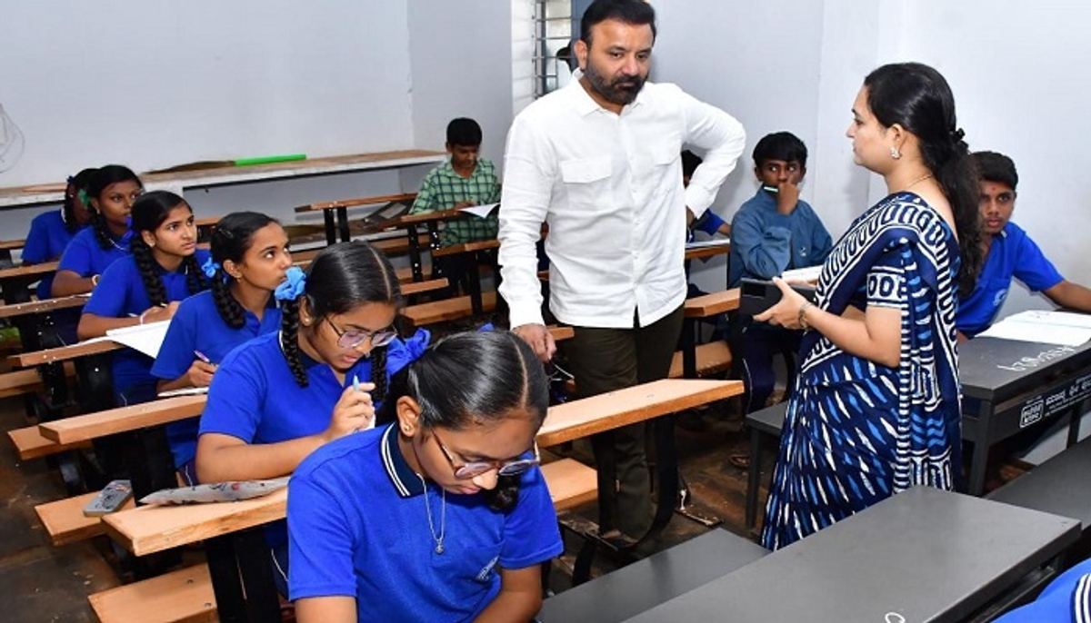 Minister Santosh Lad appreciated SSLC pattern baseline examination in Dharwad grg 