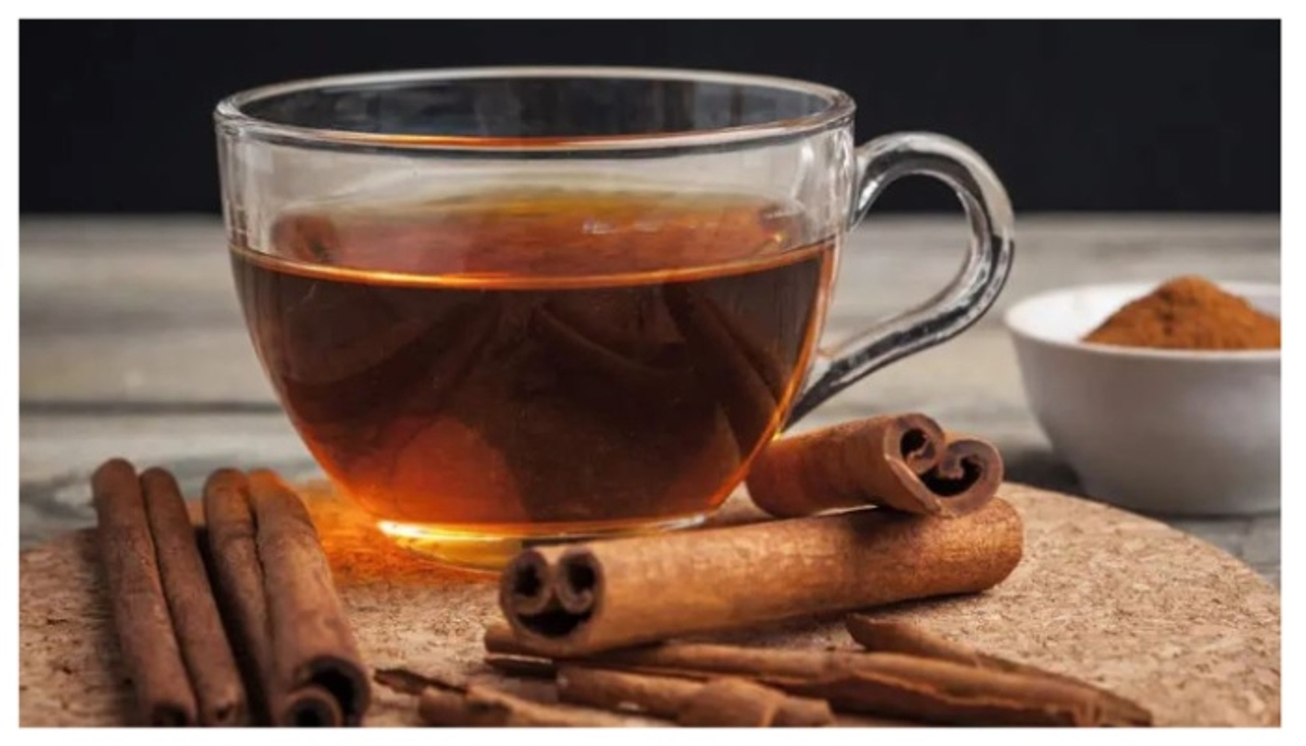 drink a glass of warm cinnamon water before going to bed 