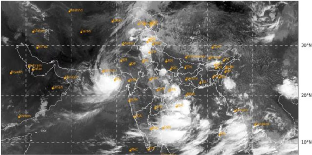 Cyclone Asna intensifies  Depression over Arabian Sea near Gujarat Maharastra and Karnataka Coast san