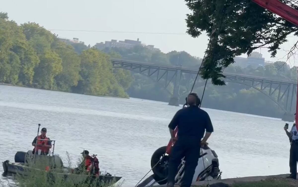 Range rover falls to river after Philadelphia Couple accidently touch gear during intimate inside car ckm