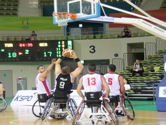 wheelchair-basketball-paralympics-rules-how-to-play players