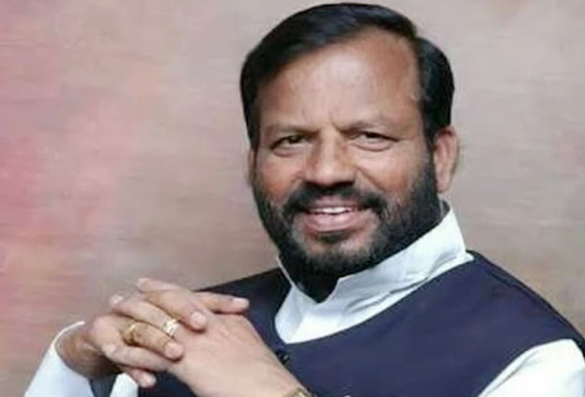 Former BJP MLA DS Veeraiah acquitted in truck terminal case gvd