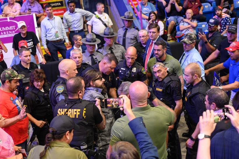 Man storms press area at Donald Trump rally in Johnstown, subdued with taser amid security concerns (WATCH)