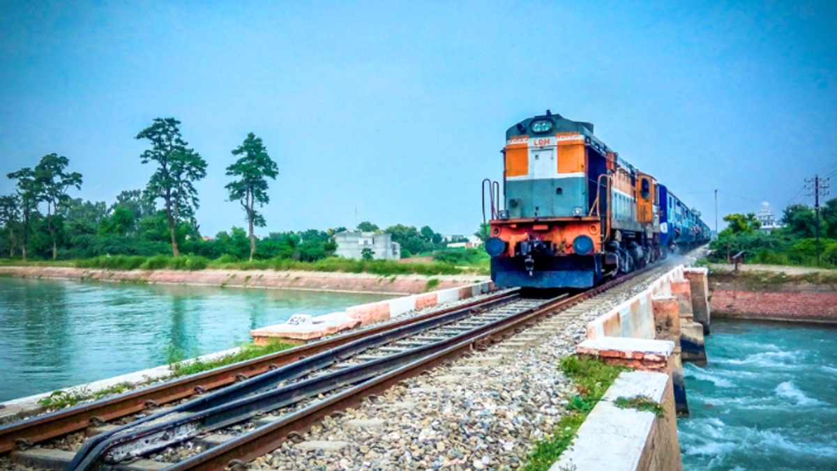 South Central Railway cancels 69 trains in view of the heavy rains san