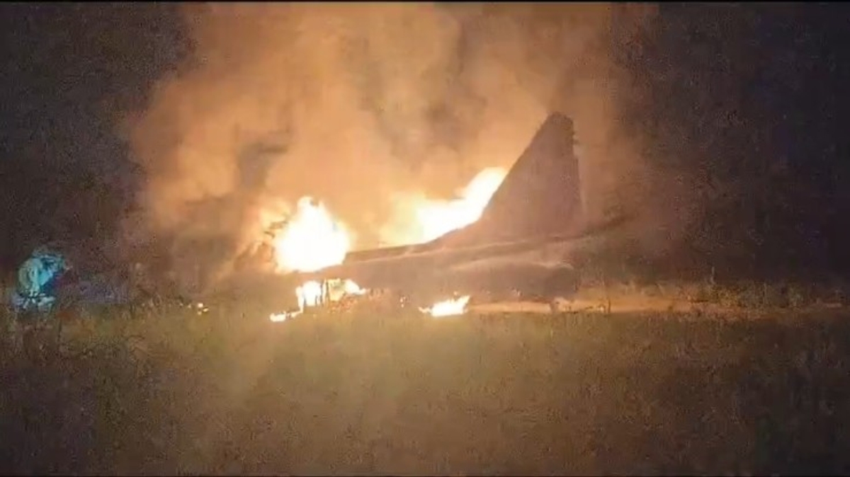 IAFs MiG-29 plane crashes in Rajasthan's Barmer, pilot ejects safely; video surfaces (WATCH) snt