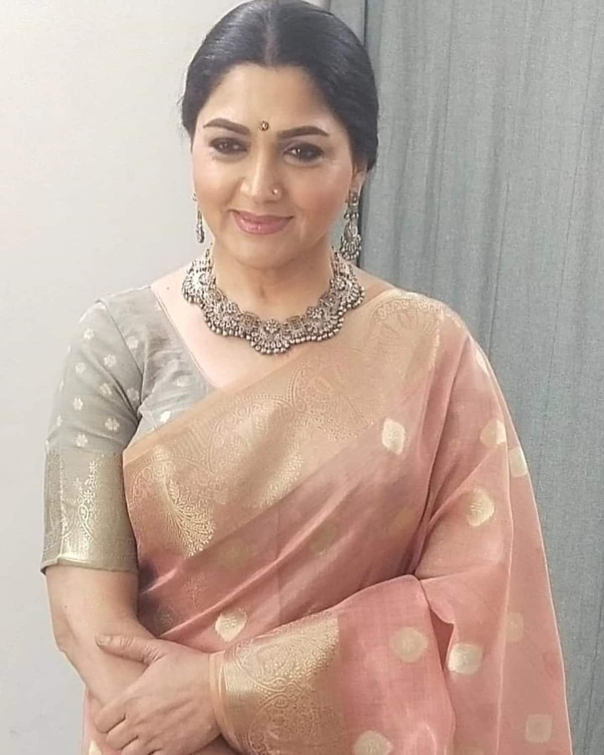 Khushbu Sundar young look saree photos mma