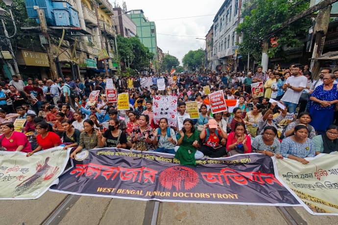 Lalbazar Abhiyan junior doctors 1 hour meeting with Kolkata Police seeking resignation of CP Vineet Goyal bsm