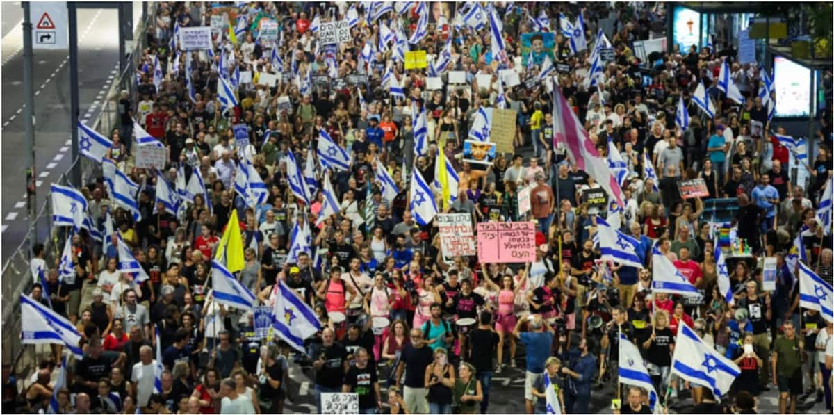 massive protest in Israel against netanyahu 