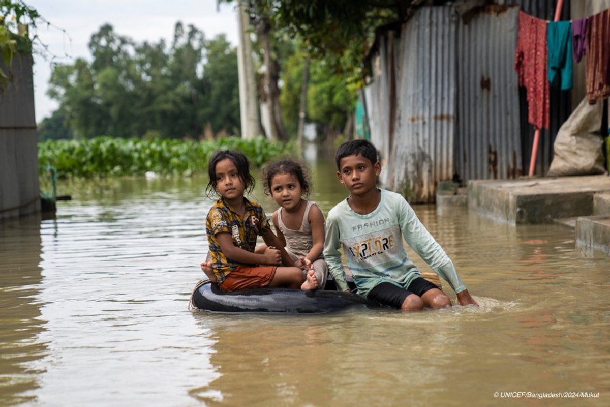 Bangladesh floods: Death toll reaches 71 with thousands still homeless, fears of waterborne diseases loom shk