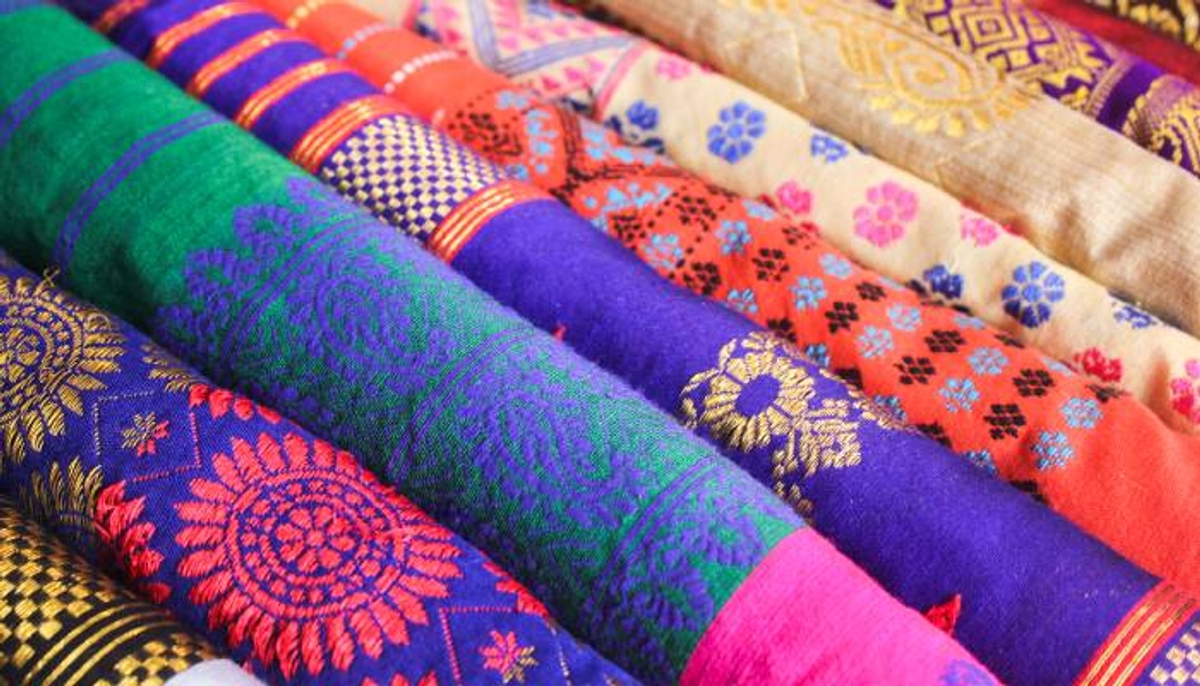 women gang arrested for 17 lakhs silk saree stealing in Bengaluru