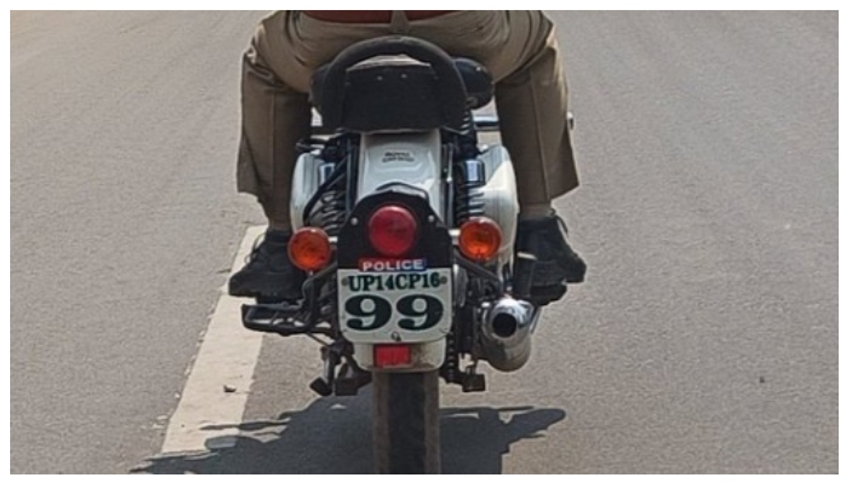 Ghaziabad Police officer fined Rs 5000 for violating number plate rules on social media users complaint 