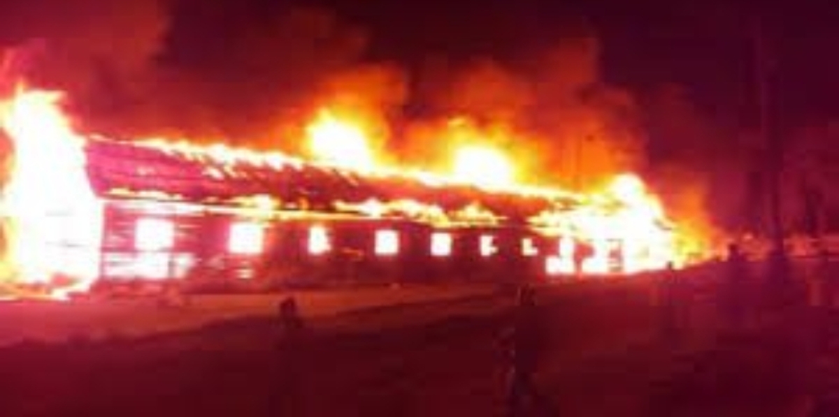 17 pupils have died after a school in central Kenya caught fire on Thursday night