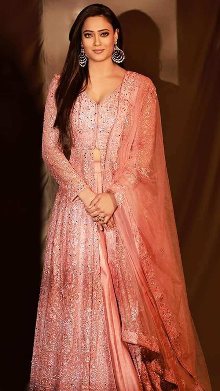 Shweta Tiwari 6 best salwar suit looks you can try gcw