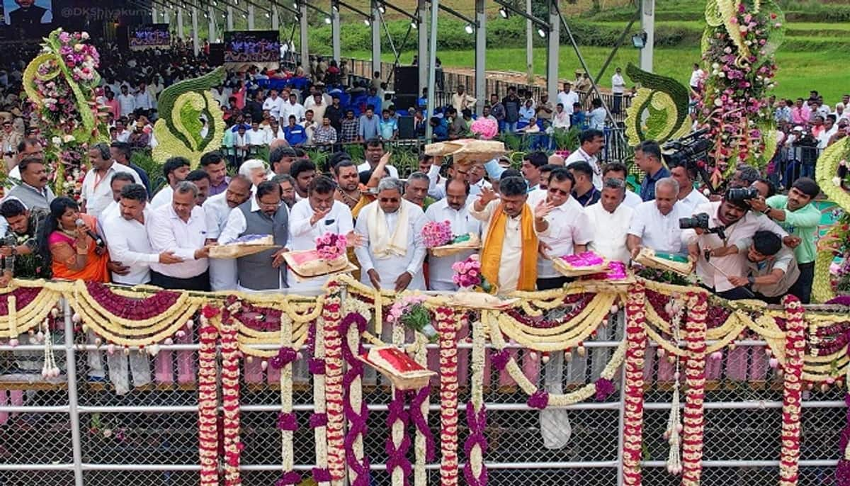 CM Siddaramaiah inaugurated the Ettinahole project in Hassan grg 