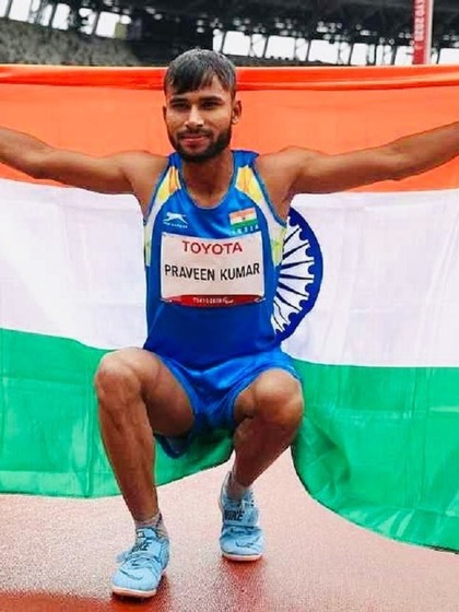 <p>भारत के स्टार पैरा एथलीट प्रवीण कुमार ने T64 मेंस हाई जंप में एशियाई रिकॉर्ड तोड़ते हुए गोल्ड मेडल जीता। 2.08 मीटर की लंबी छलांग लगाकर उन्होंने यह ऐतिहासिक जीत दर्ज की।</p>

