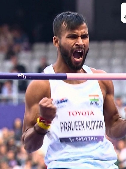 <p>प्रवीण कुमार छोटे पैर के साथ पैदा हुए थे। उन्होंने बचपन में हीन भावना का सामना किया, लेकिन खेलों में रुचि दिखाते हुए वॉलीबॉल को अपना जुनून बनाया।</p>
