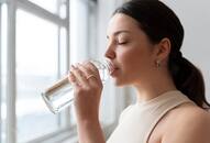 Should you drink water while standing?  Understand the right way to drink water iwh