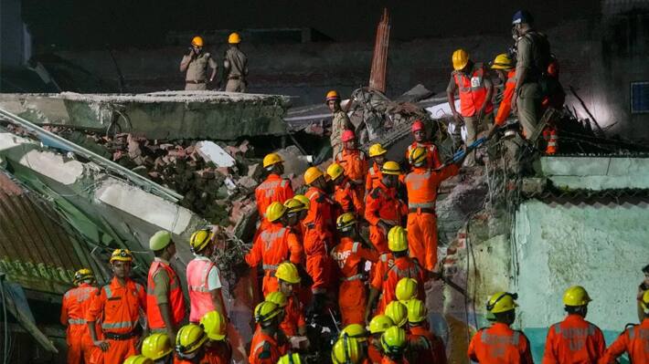 lucknow building accident