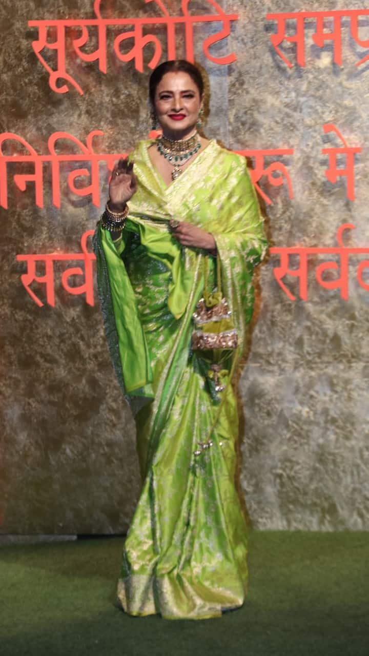 Ganesh Chaturthi 2024: Rekha's green Kanjivaram saree stuns at Antilia ATG