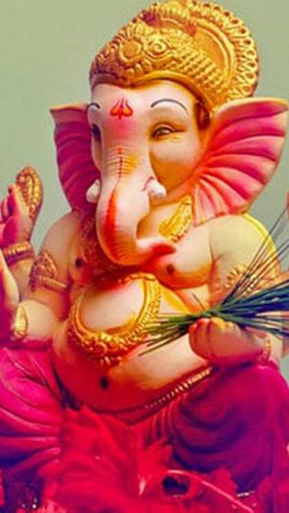 <p>यह शक्ति, खुशी और सौभाग्य का प्रतीक है। रेड कलर उत्सव को जीवंत और पॉजिटिव एनर्जी से भरपूर बनाता है। यह जीवंत रंग त्योहार में कैसे आनंद और अर्थ जोड़ता है, जानें इसकी 7 वजहें।<br />
 </p>
