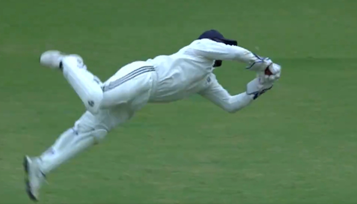 Rishabh Pant Takes Sensational diving Catch to left In Duleep Trophy vs India A