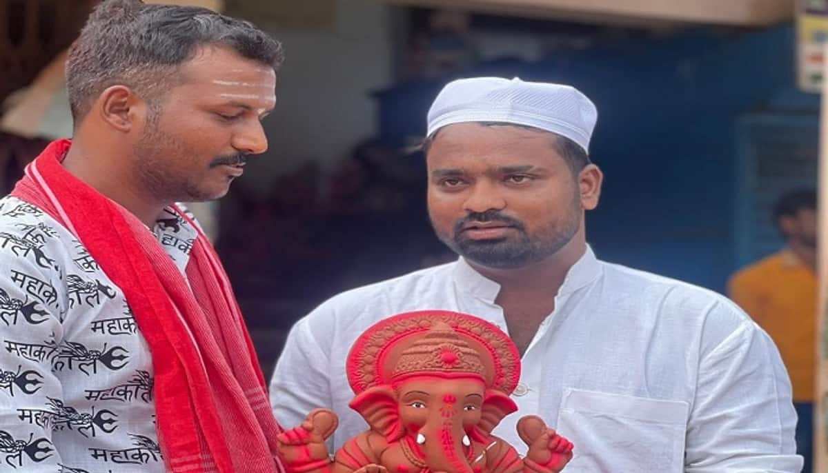 Muslim Man Shamid Ali Perform Pooja to Lord Ganesh in Koppal grg 