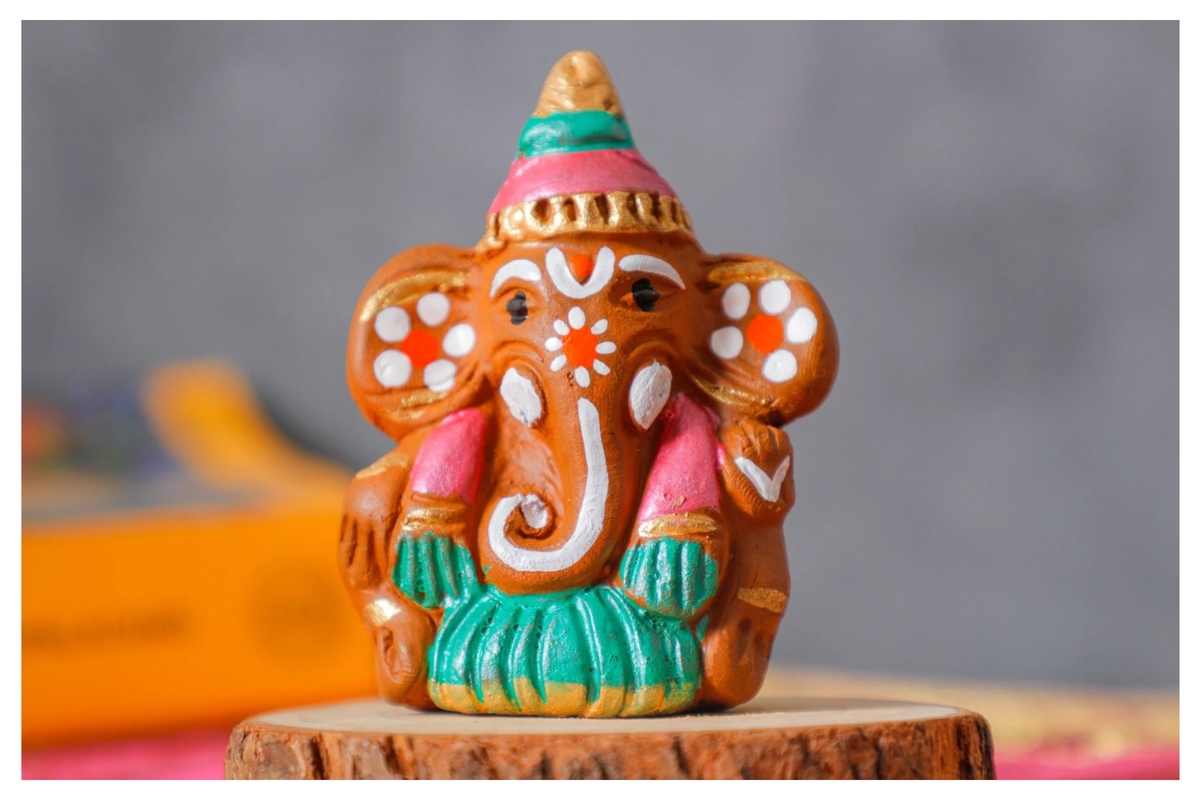 Surge in demand promises prosperous Deepavali for Uttar Pradesh Terracotta artisans vkp