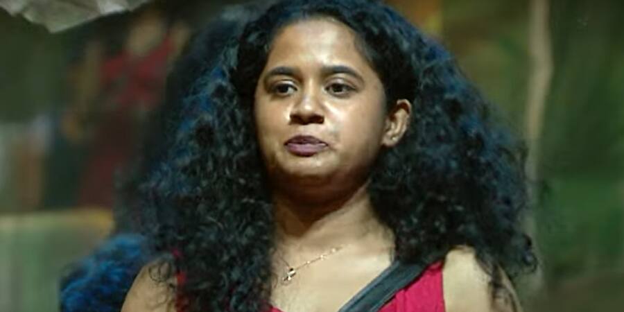 bigg boss telugu season 8 live updates day 9 who is right vishnupriya or soniya akula? ksr 