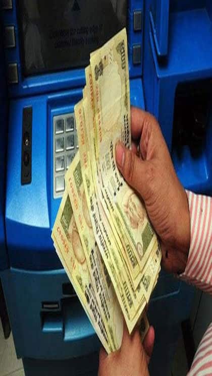 कैश इस्तेमाल पर अभी भी लोग हैं ज्यादा निर्भर