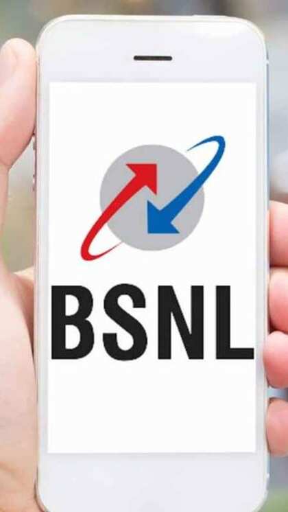 <p>भारत के टेलीकॉम सेक्टर में 5G और 6G की दौड़ लगी हुई है। सवाल उठता है कि ऐसे में BSNL टेलीकॉम सेक्टर में अहम भूमिका कैसे निभाएगा। आइए जानते हैं।</p>
