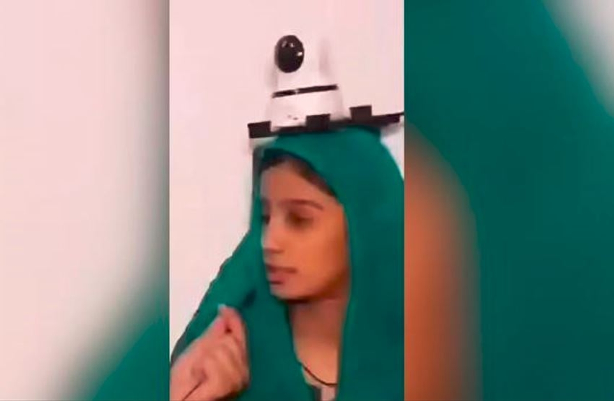 Pakistani father fixed CCTV on his daughter's head to protect her from danger akb