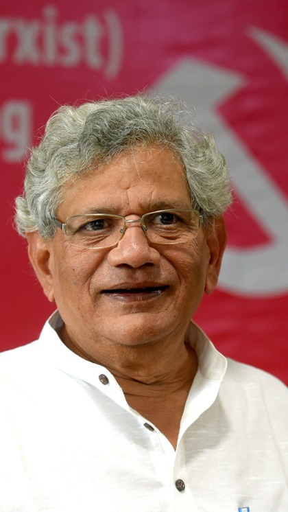 <p>12 अगस्त 1952 को चेन्नई में जन्मे, सीताराम हैदराबाद में पले-बढ़े। दिल्ली के सेंट स्टीफंस कॉलेज से अर्थशास्त्र में बीए किया। 1969 के तेलंगाना आंदोलन ने उन्हें दिल्ली पहुंचा दिया।<br />
 </p>
