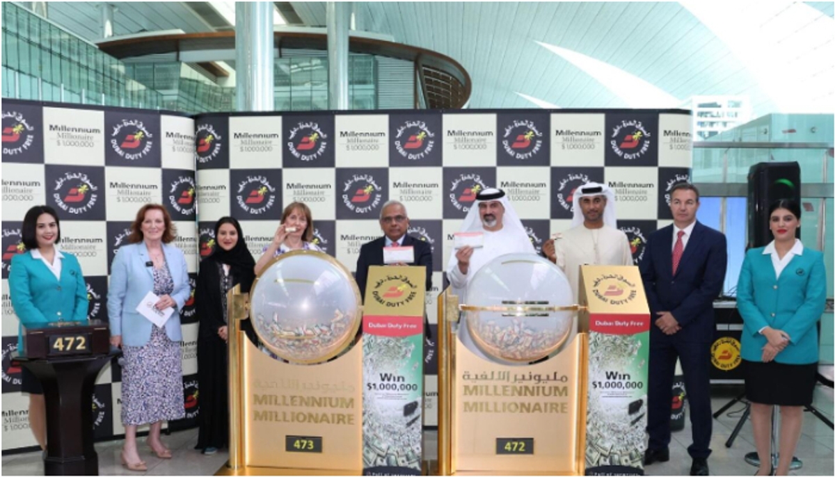 Indian expatriates from Kerala in the  UAE  won an astounding one million dollars in Dubai Duty Free gow