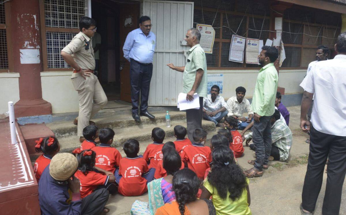 Students protest Demand for recruitment of teachers to Siddapur school at Chikkamagaluru gvd