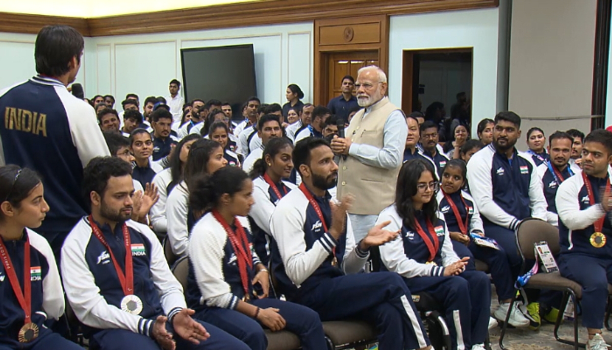 sports PM Modi hosts Indian Paralympic heroes at his residence (WATCH) scr